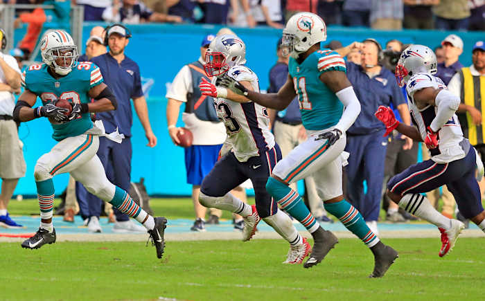 mmqb-14-kenyan-drake-lateral.jpg
